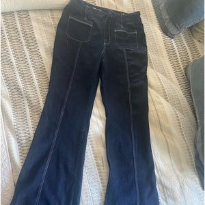 Front seam, flared jeans.